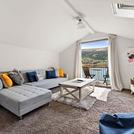 Sunny Lakeview Villa Queenstown Exteriör bild