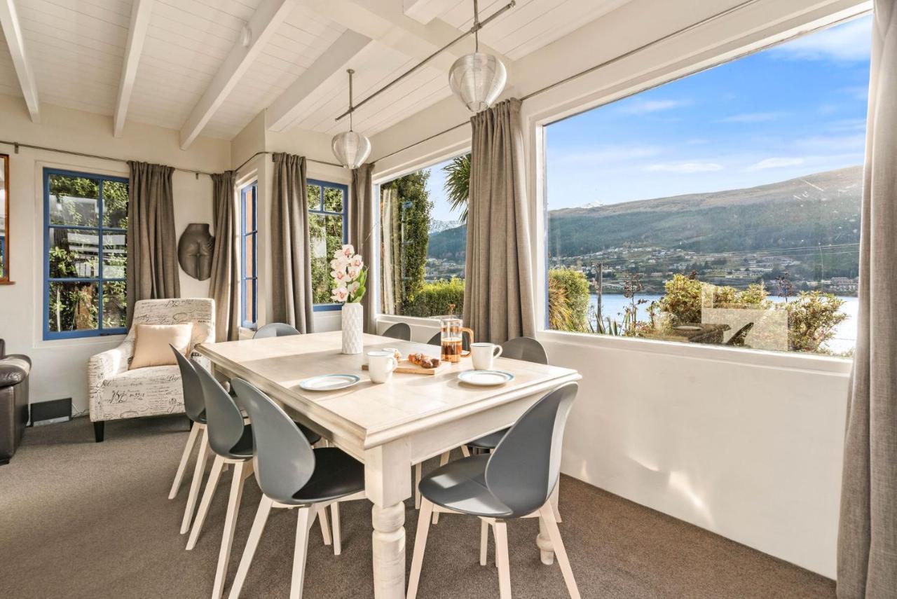 Sunny Lakeview Villa Queenstown Exteriör bild