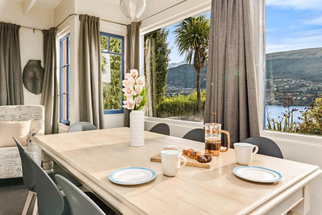 Sunny Lakeview Villa Queenstown Exteriör bild