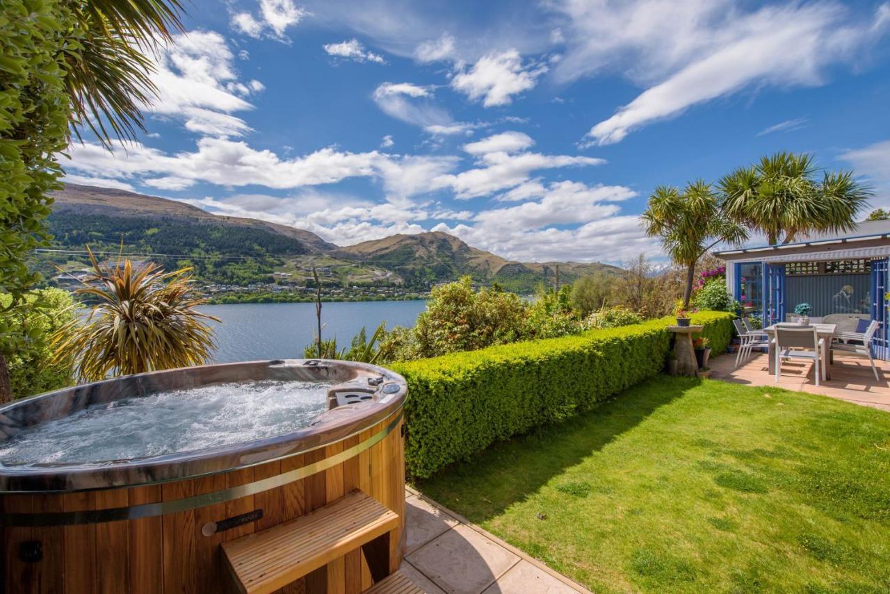 Sunny Lakeview Villa Queenstown Exteriör bild