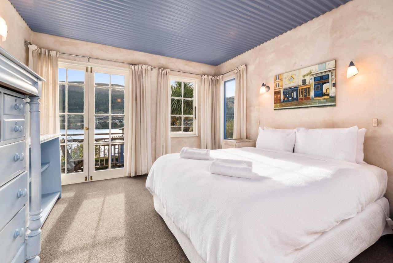 Sunny Lakeview Villa Queenstown Exteriör bild