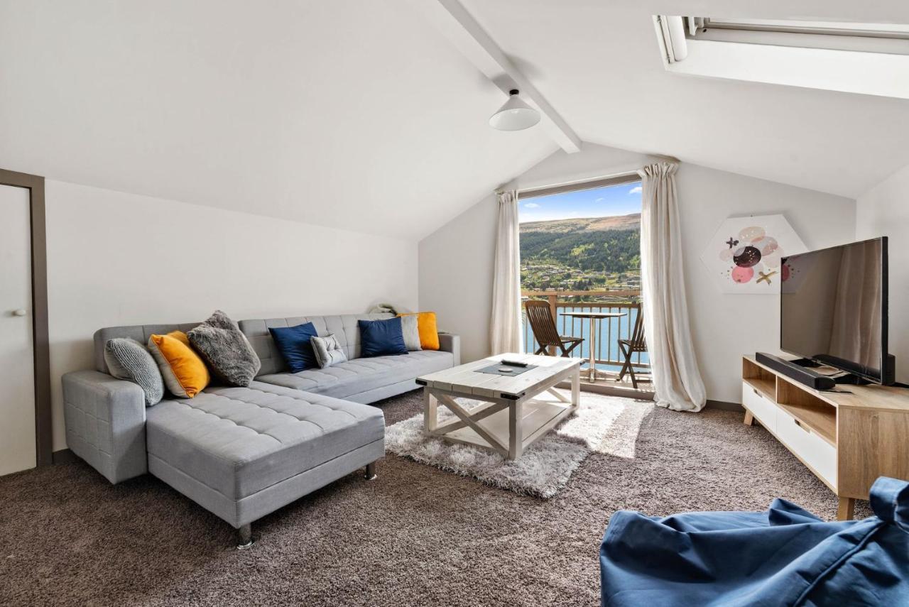 Sunny Lakeview Villa Queenstown Exteriör bild
