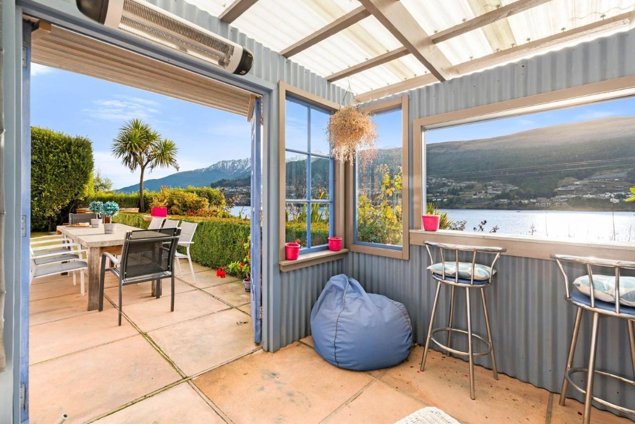 Sunny Lakeview Villa Queenstown Exteriör bild
