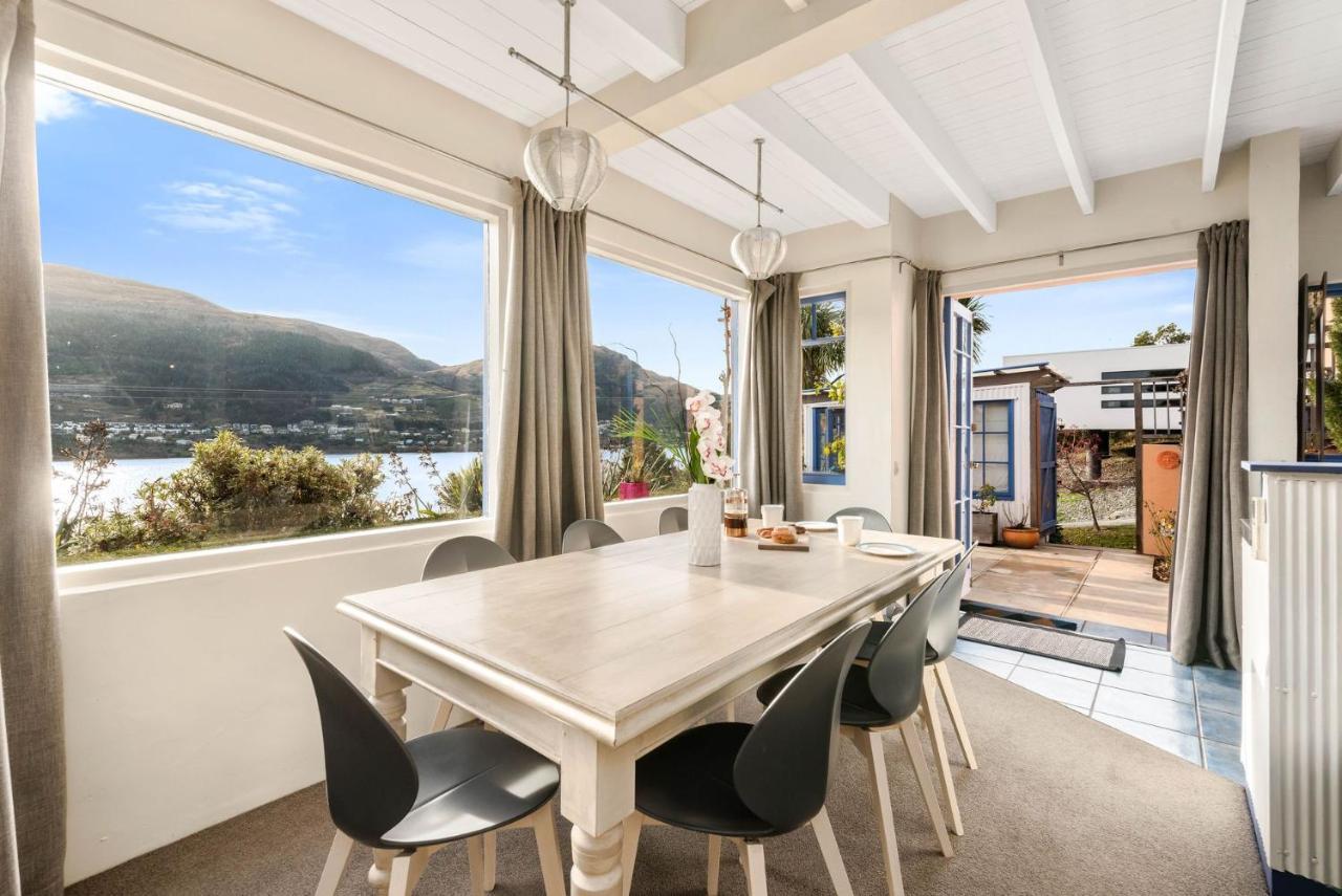 Sunny Lakeview Villa Queenstown Exteriör bild