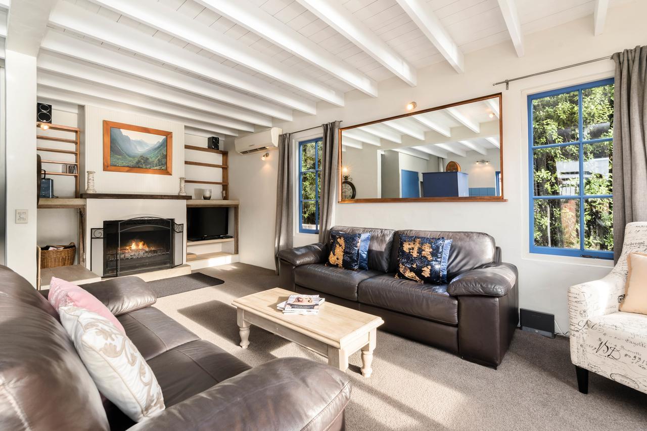 Sunny Lakeview Villa Queenstown Exteriör bild